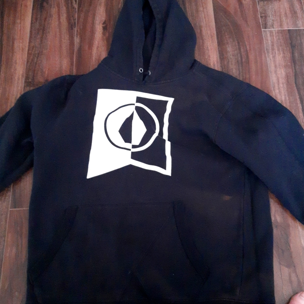 Volcom sweater